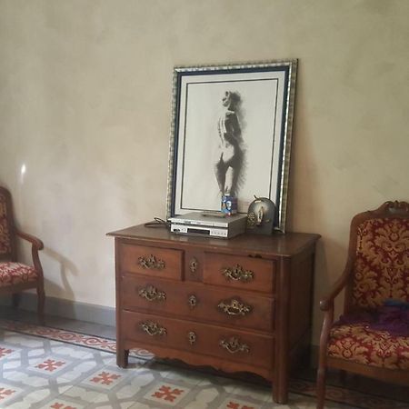 Manoir En Crau Hotel Arles Kültér fotó