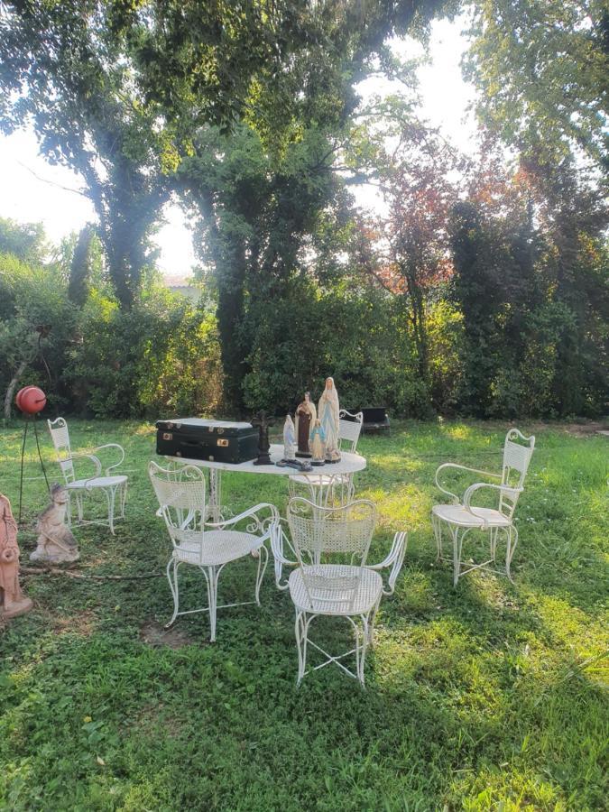 Manoir En Crau Hotel Arles Kültér fotó