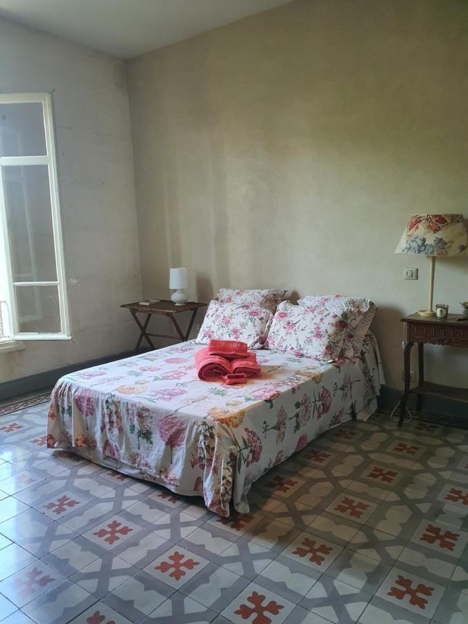 Manoir En Crau Hotel Arles Kültér fotó